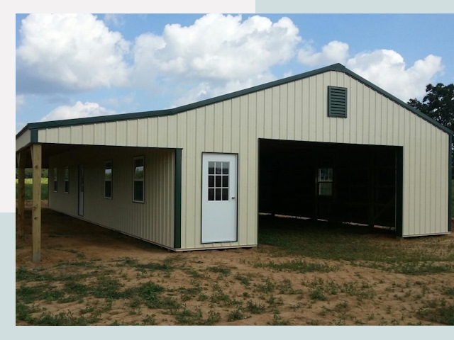 Строительство конюшен в Элисте